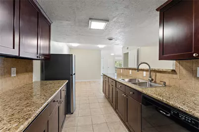 12633 Memorial Drive #50, Houston, TX 77024 - Photo 17