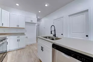 5121 Southwind St, Houston, TX 77033 - Photo 13