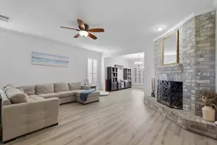 4704 Broadmoor Dr, League City, TX 77573 - Photo 3