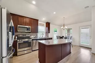 13415 Star Creek Ln, Rosharon, TX 77583 - Photo 5