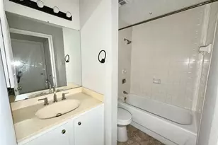 728 Bering Dr, Houston, TX 77057 - Photo 7