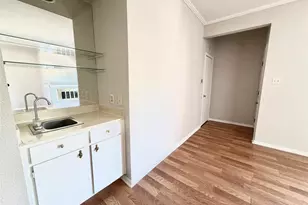 728 Bering Dr, Houston, TX 77057 - Photo 3