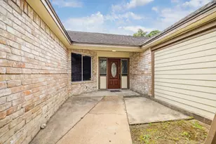 12007 Fairpoint Dr, Houston, TX 77099 - Photo 3