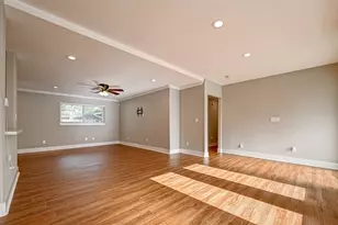 10138 Hazelhurst Dr, Houston, TX 77043 - Photo 9