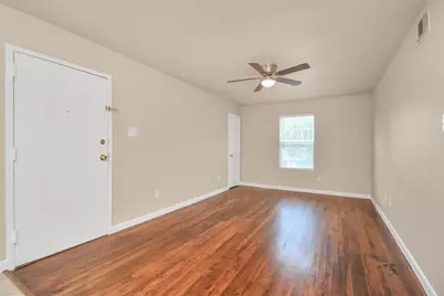 500 W Pitts Avenue #302, Pasadena, TX 77506 - Photo 5