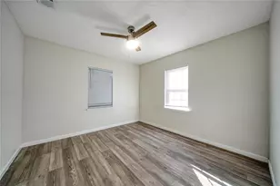 303 Park St, Baytown, TX 77520 - Photo 13