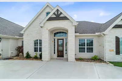 305 Champions Court, El Campo, TX 77437 - Photo 3