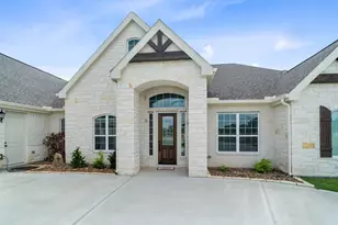 305 Champions Ct, El Campo, TX 77437 - Photo 3