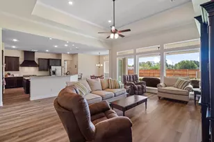 305 Champions Ct, El Campo, TX 77437 - Photo 11