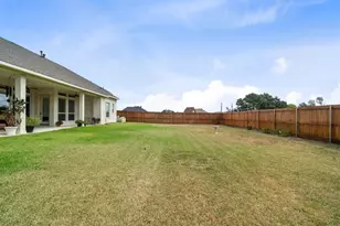 305 Champions Ct, El Campo, TX 77437 - Photo 41