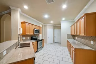 7 Fitzroy Pl, Conroe, TX 77384 - Photo 9