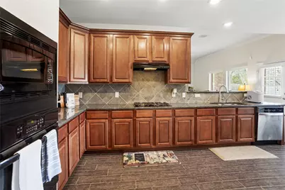 1995 Brentwood Drive, Alvin, TX 77511 - Photo 11