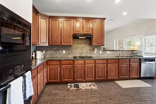 1995 Brentwood Dr, Alvin, TX 77511 - Photo 11