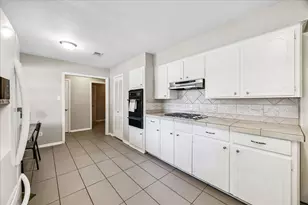 5811 Spruce Forest Dr, Houston, TX 77092 - Photo 5