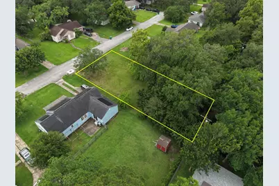 2320 Meadow Lane, La Marque, TX 77568 - Photo 3