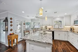 8611 Ferris Dr, Houston, TX 77096 - Photo 17