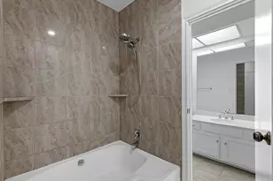 11711 Memorial Dr, Houston, TX 77024 - Photo 7