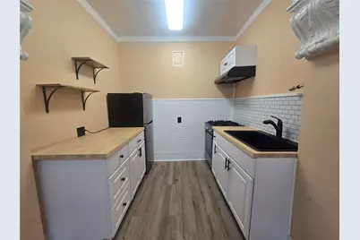 725 Broadway Avenue #7, Galveston, TX 77550 - Photo 1