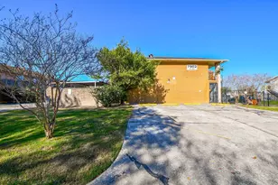 7906 Prestwood Dr, Houston, TX 77036 - Photo 3