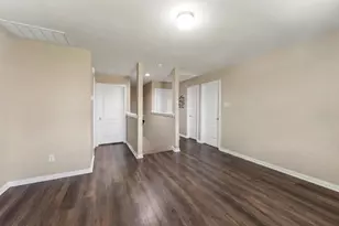 512 Forest Village Cir, La Marque, TX 77568 - Photo 21