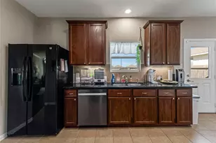 512 Forest Village Cir, La Marque, TX 77568 - Photo 15