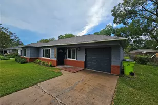 1300 Lawrence St, Rosenberg, TX 77471 - Photo 5