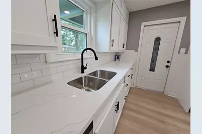 1300 Lawrence Street, Rosenberg, TX 77471 - Photo 7