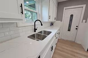 1300 Lawrence St, Rosenberg, TX 77471 - Photo 7