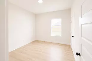 326 Clearwater St, Houston, TX 77029 - Photo 13
