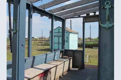 185 Curlew Street, Sargent, TX 77414 - Photo 5