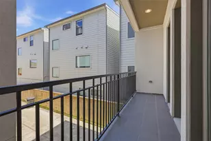 2403 Everett St, Houston, TX 77009 - Photo 11