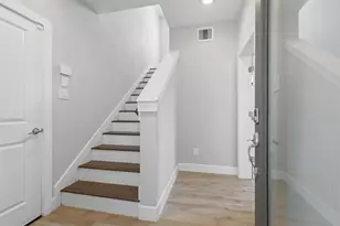 2403 Everett St, Houston, TX 77009 - Photo 3