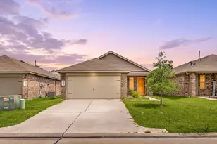 16801 Lonely Pines Dr, Conroe, TX 77302 - Photo 1