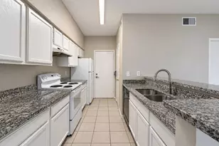 7352 Regency Square Ct, Houston, TX 77036 - Photo 9
