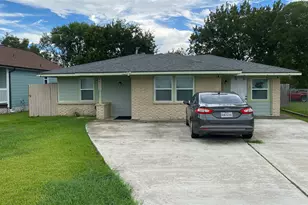 4410 Nicoini St, Dickinson, TX 77539 - Photo 1