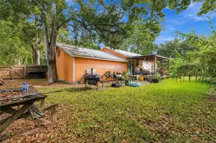 701 W Foley St, Alvin, TX 77511 - Photo 21