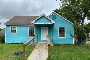 5745 Newport St, Houston, TX 77023 - Photo 1