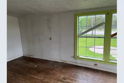 5745 Newport Street, Houston, TX 77023 - Photo 17