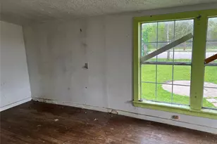 5745 Newport St, Houston, TX 77023 - Photo 17