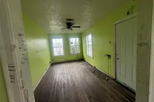 5745 Newport St, Houston, TX 77023 - Photo 7