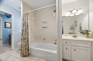 16217 Lakeview Dr, Jersey Village, TX 77040 - Photo 31