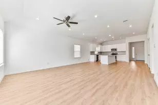 3014 King Oaks St, Baytown, TX 77251 - Photo 9