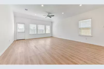 3014 King Oaks Street, Baytown, TX 77251 - Photo 11