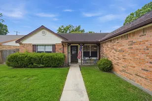 411 Forest Hills Dr, League City, TX 77573 - Photo 7