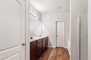 1315 Wallflower Ave, Baytown, TX 77521 - Photo 13