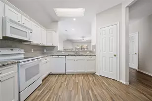 26861 Mystic Castle Ln, Kingwood, TX 77339 - Photo 7