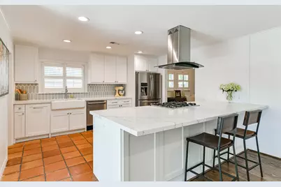 7819 Fairdale Lane, Houston, TX 77063 - Photo 9