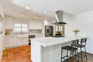 7819 Fairdale Ln, Houston, TX 77063 - Photo 9