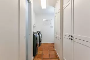 7819 Fairdale Ln, Houston, TX 77063 - Photo 15