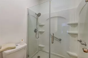 401 Lakeside Ln, Houston, TX 77058 - Photo 11